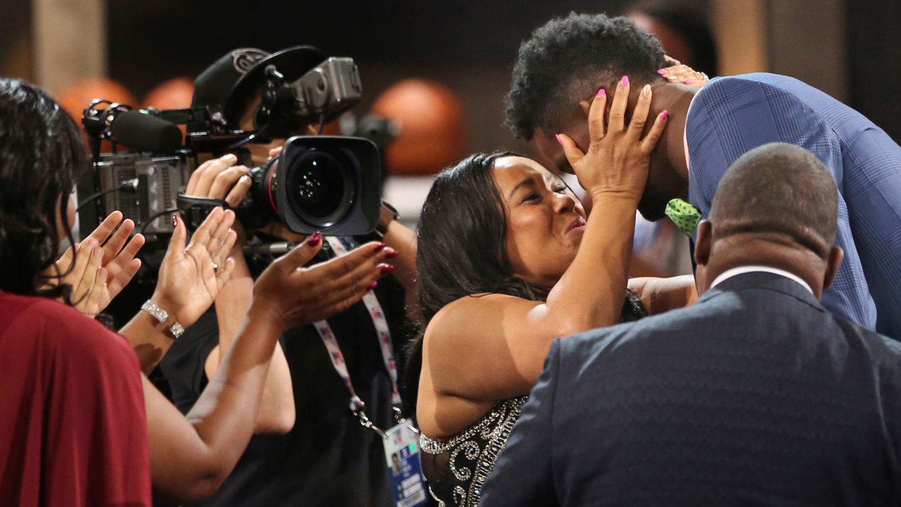 Favorite Sun: Phoenix picks Arizona's Deandre Ayton with No. 1 overall pick